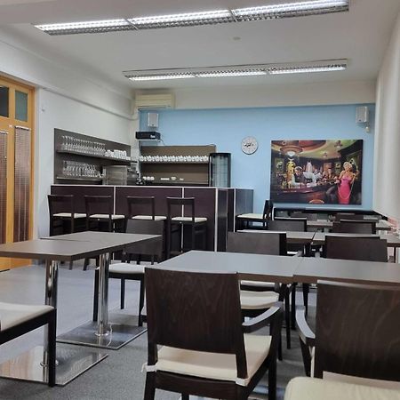 Hotel Rada Ostrava Bagian luar foto